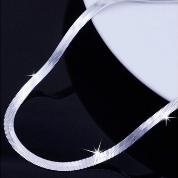 Vintage Italy 🇮🇹 Herringbone 925 6mm Necklace with matching bracelet. - Picture 13 of 14